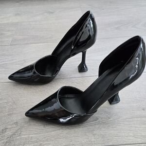 Black patent heels